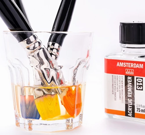 KAN IK MIJN PENSELEN MET OPGEDROOGDE ACRYLVERF ERIN NOG REDDEN?