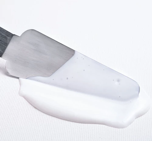 ¿NECESITO IMPRIMAR LA SUPERFICIE ANTES DE USAR PINTURA ACRÍLICA?