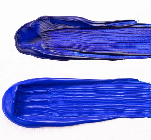 WAAROM LIJKEN ACRYLKLEUREN DONKERDER ALS ZE DROGEN?